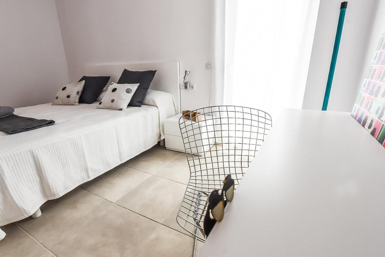 Sal Mar Suites Santa Eularia des Riu Bagian luar foto