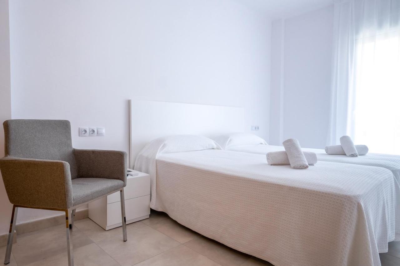 Sal Mar Suites Santa Eularia des Riu Bagian luar foto