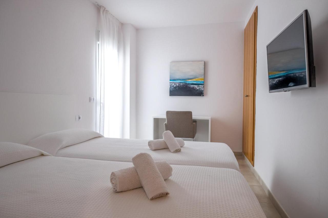 Sal Mar Suites Santa Eularia des Riu Bagian luar foto