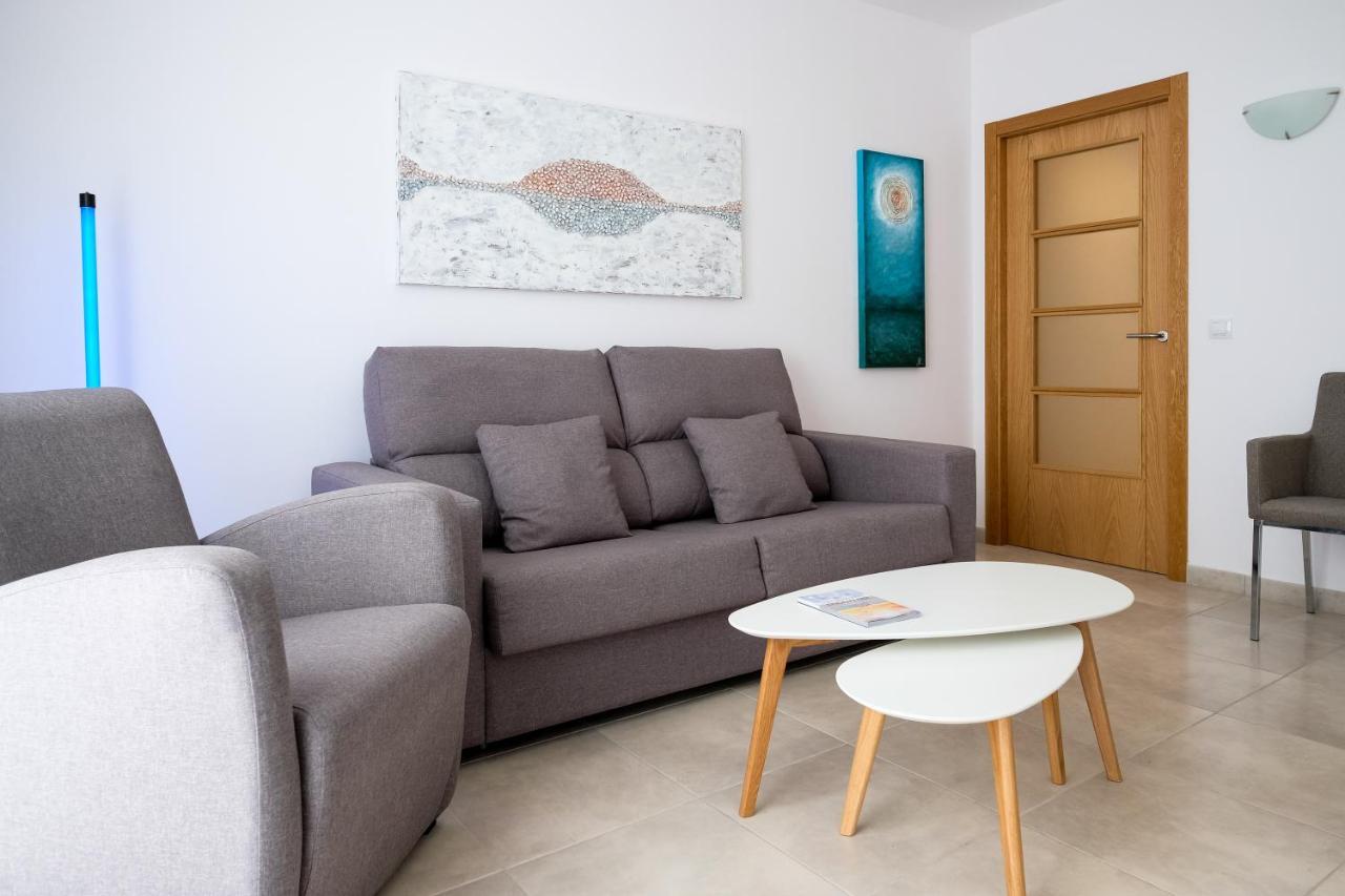 Sal Mar Suites Santa Eularia des Riu Bagian luar foto