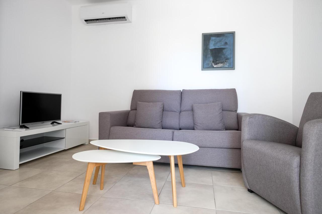 Sal Mar Suites Santa Eularia des Riu Bagian luar foto