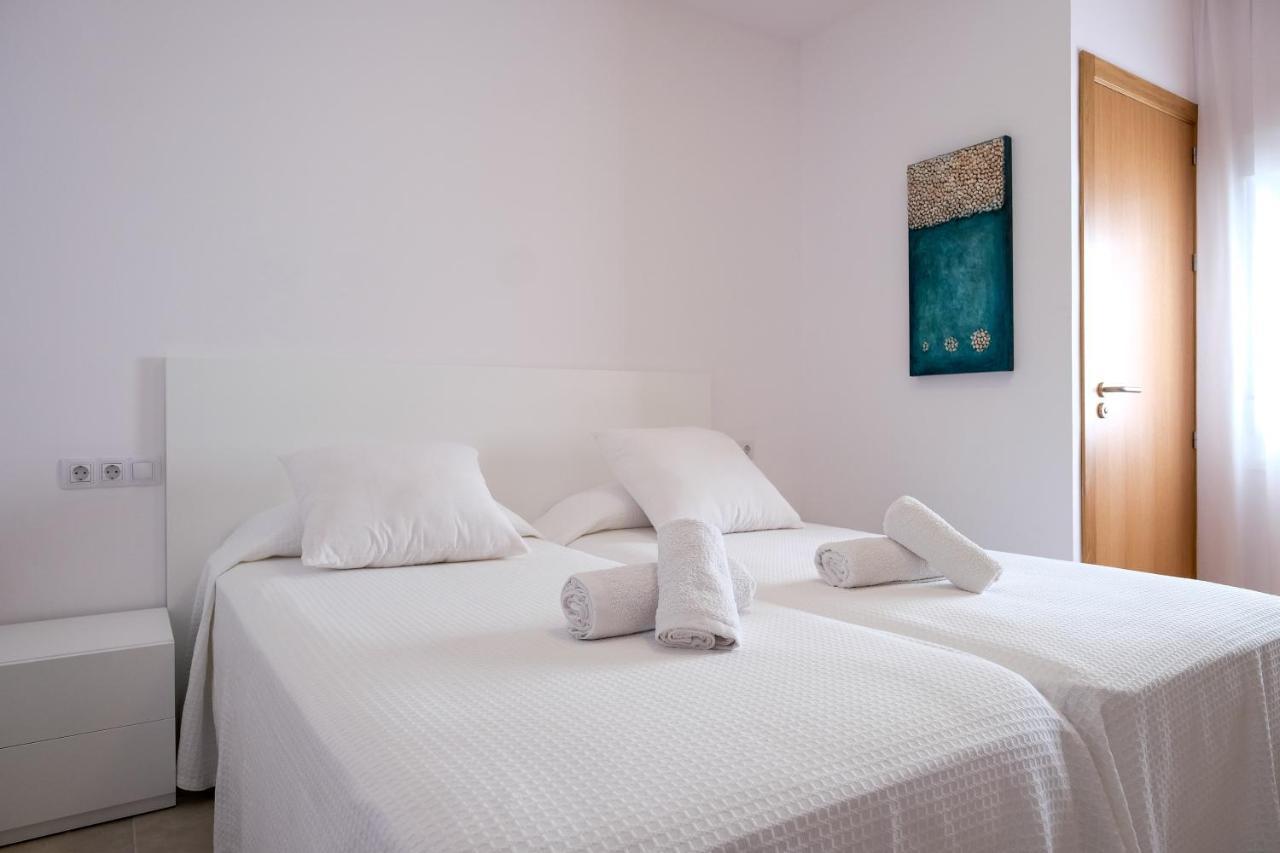 Sal Mar Suites Santa Eularia des Riu Bagian luar foto